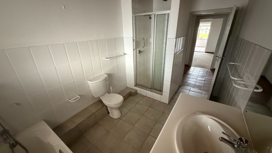 To Let 4 Bedroom Property for Rent in Knysna Central Western Cape